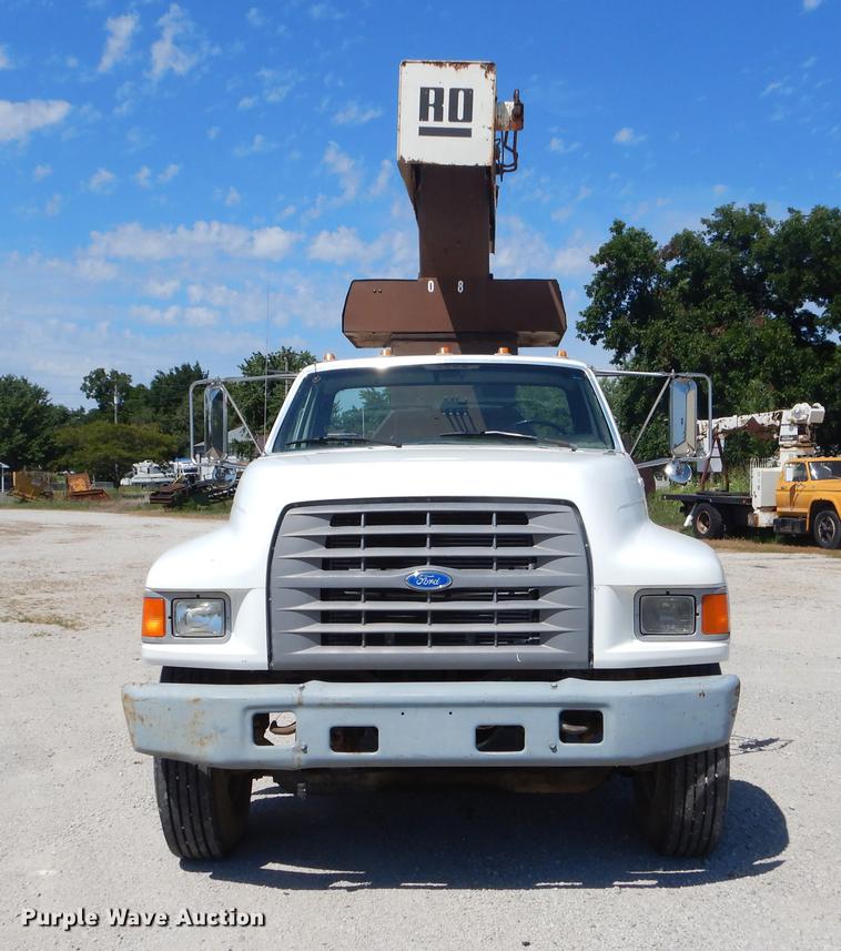 image for item EI9852 1995 Ford F800 crane truck