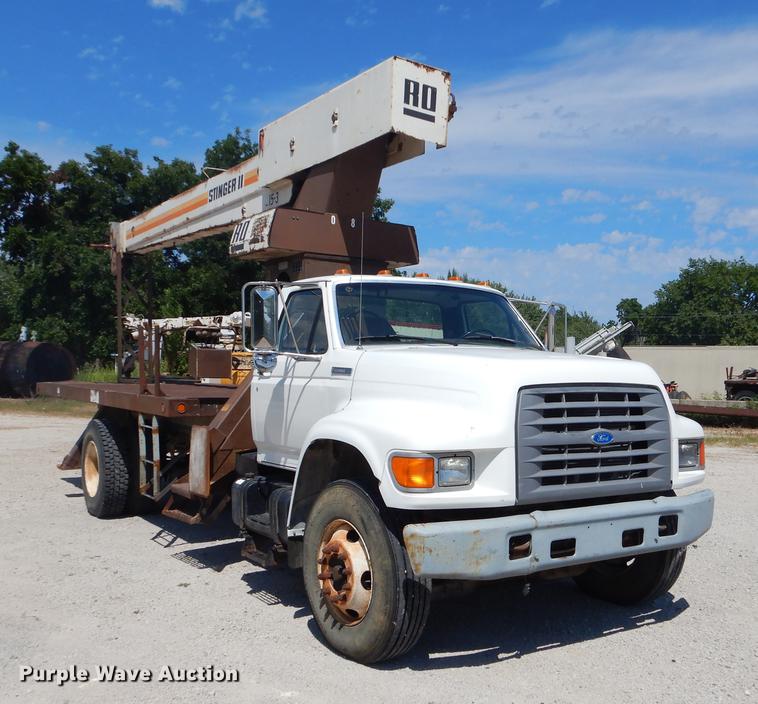 image for item EI9852 1995 Ford F800 crane truck