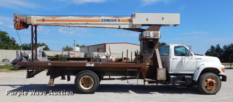 image for item EI9852 1995 Ford F800 crane truck