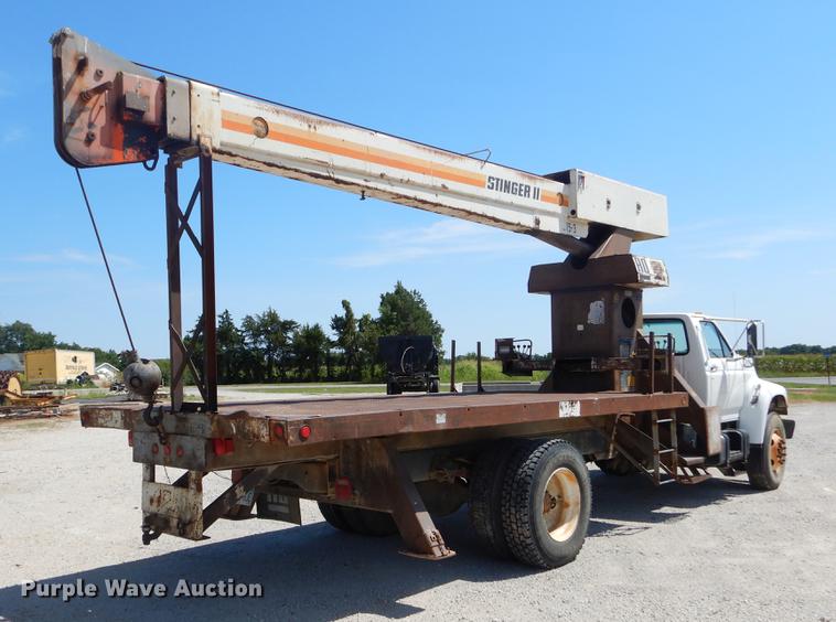 image for item EI9852 1995 Ford F800 crane truck
