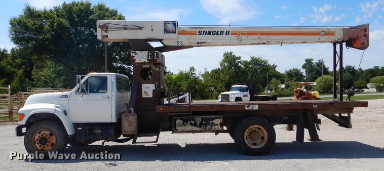 image for item EI9852 1995 Ford F800 crane truck