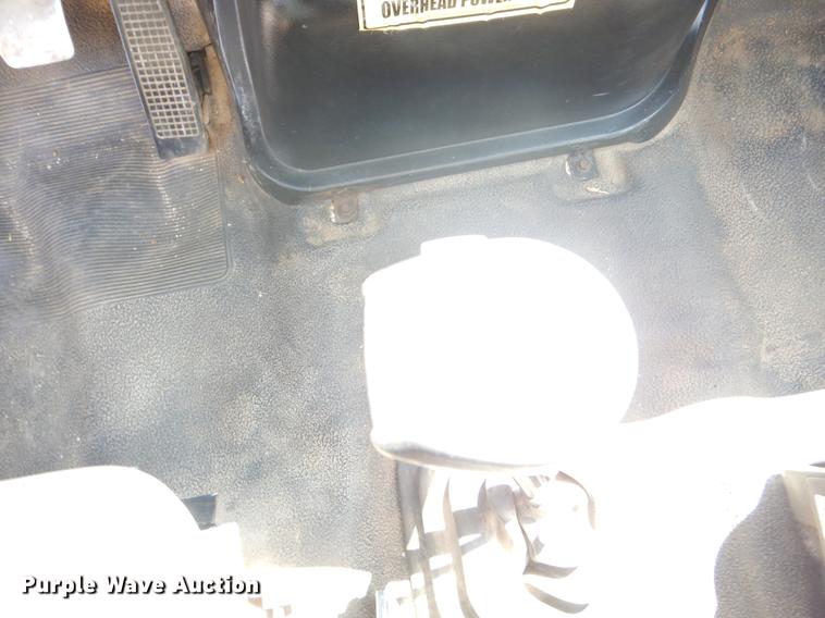 image for item EI9852 1995 Ford F800 crane truck