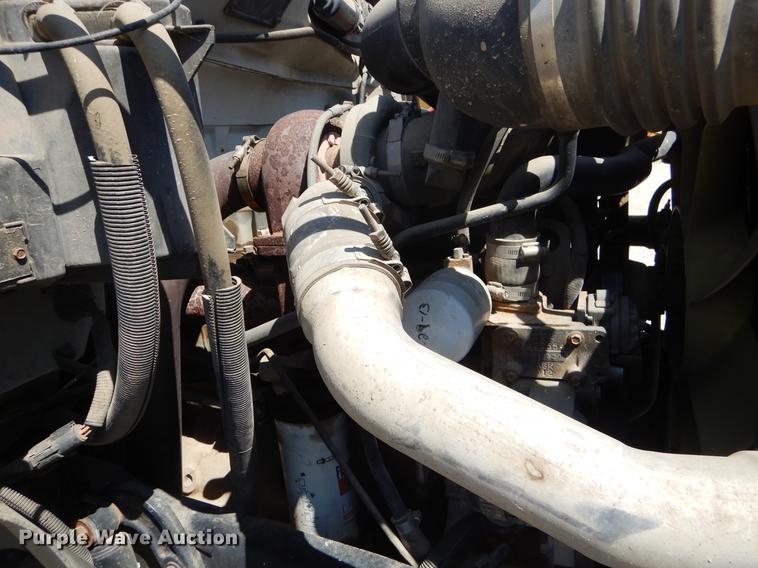 image for item EI9852 1995 Ford F800 crane truck