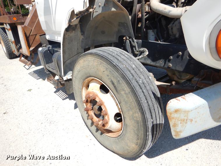 image for item EI9852 1995 Ford F800 crane truck