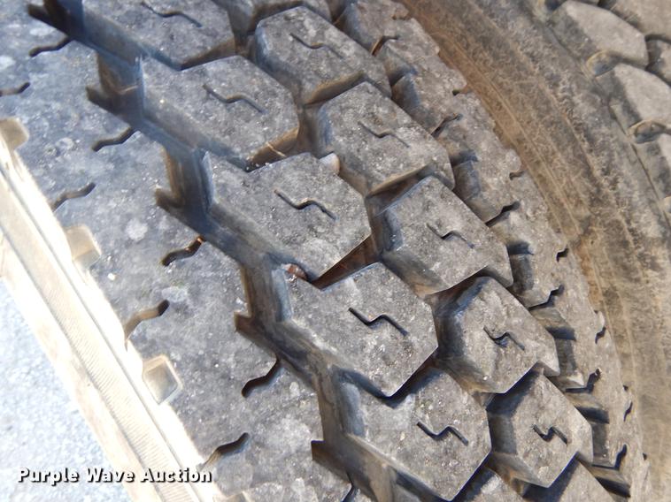 image for item EI9852 1995 Ford F800 crane truck