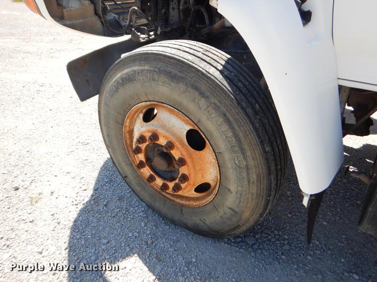 image for item EI9852 1995 Ford F800 crane truck