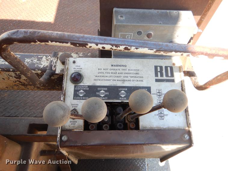 image for item EI9852 1995 Ford F800 crane truck