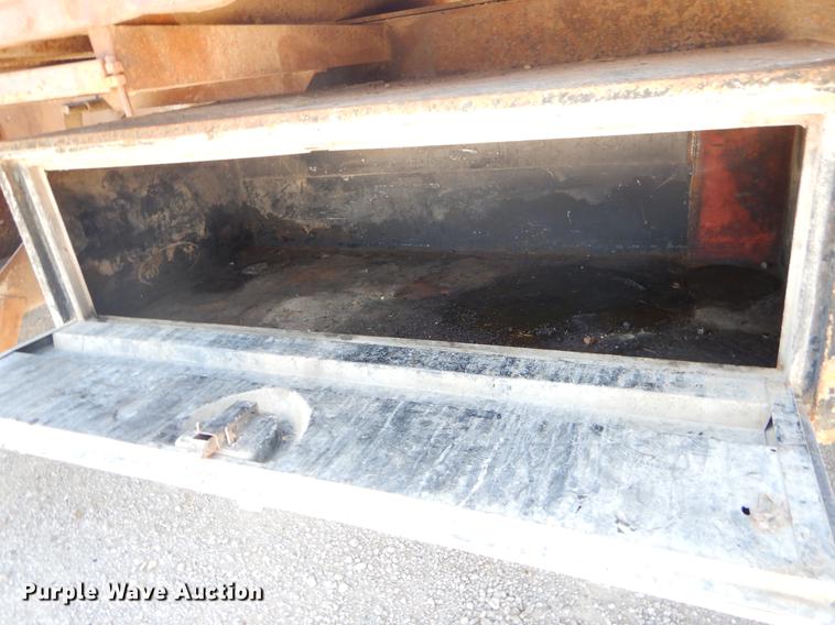 image for item EI9852 1995 Ford F800 crane truck