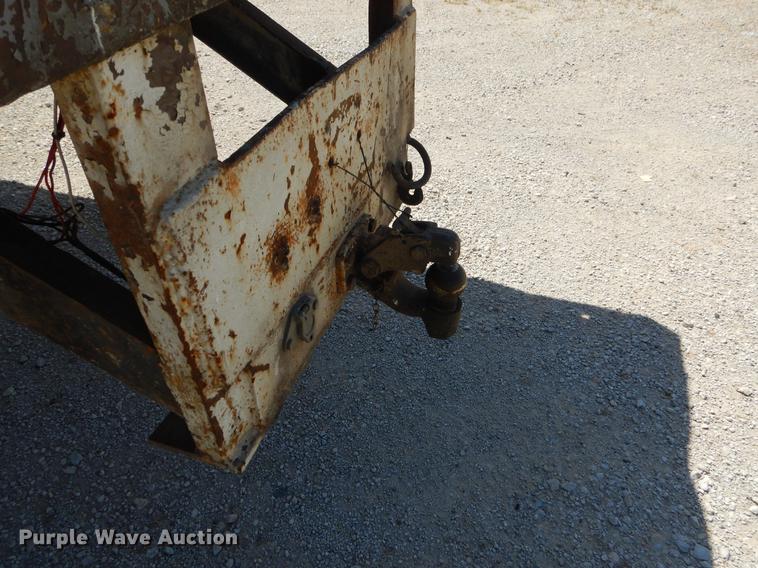 image for item EI9852 1995 Ford F800 crane truck