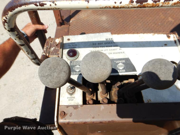 image for item EI9852 1995 Ford F800 crane truck