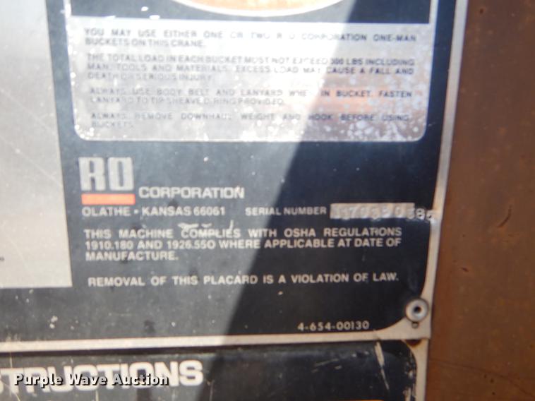 image for item EI9852 1995 Ford F800 crane truck