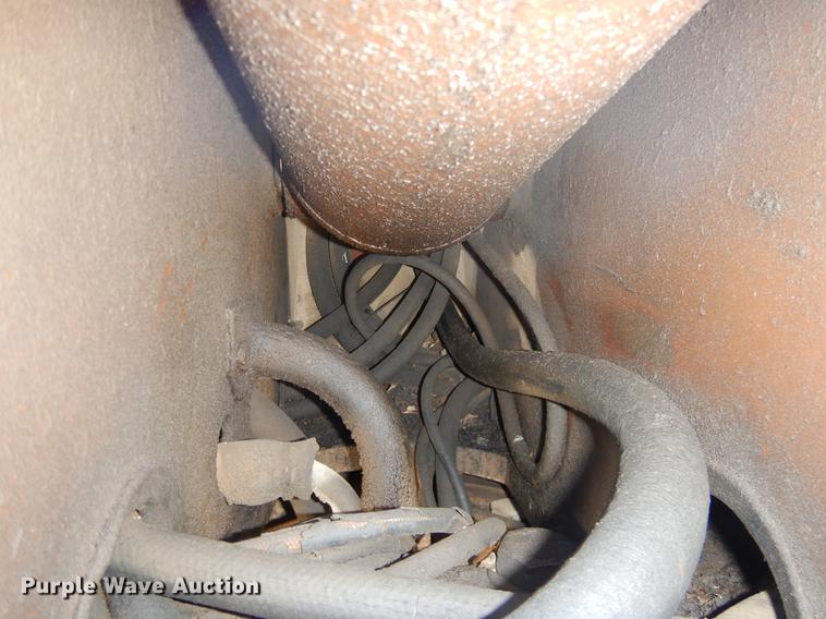 image for item EI9852 1995 Ford F800 crane truck