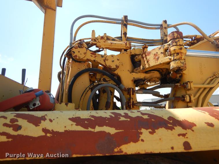 image for item EK9583 Caterpillar 621B conventional scraper