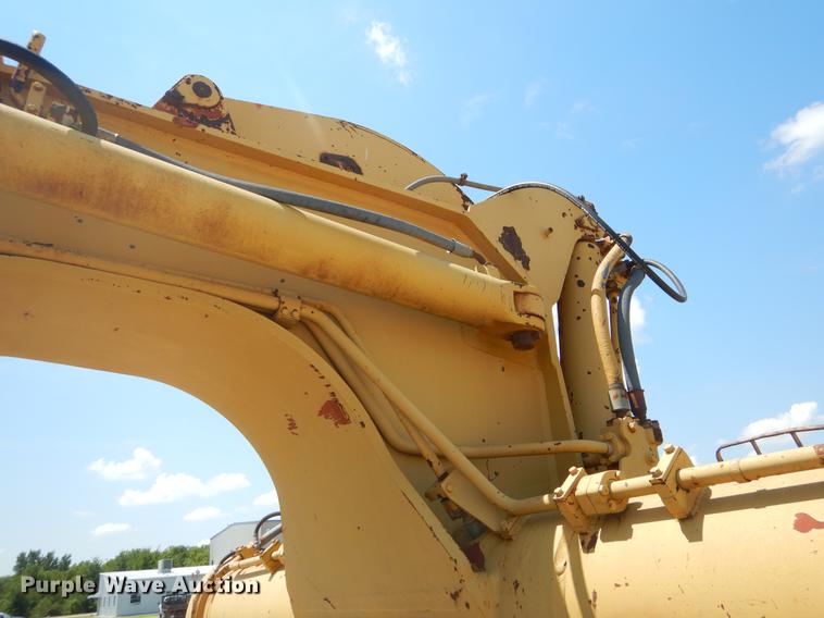 image for item EK9583 Caterpillar 621B conventional scraper