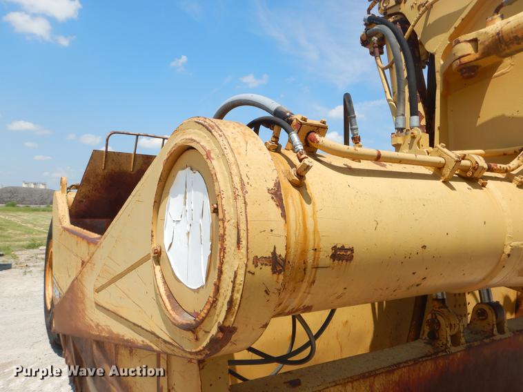 image for item EK9583 Caterpillar 621B conventional scraper