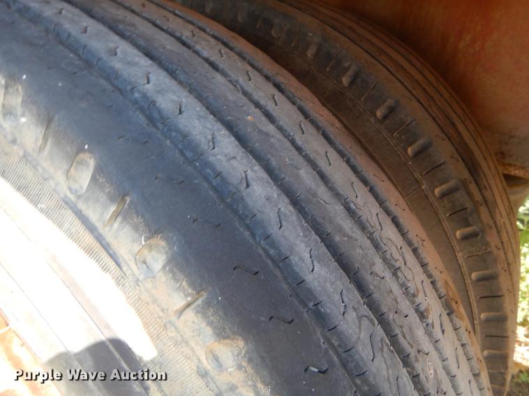 image for item EK9585 1994 Trail King TK120HDG-553 low boy equipment trailer