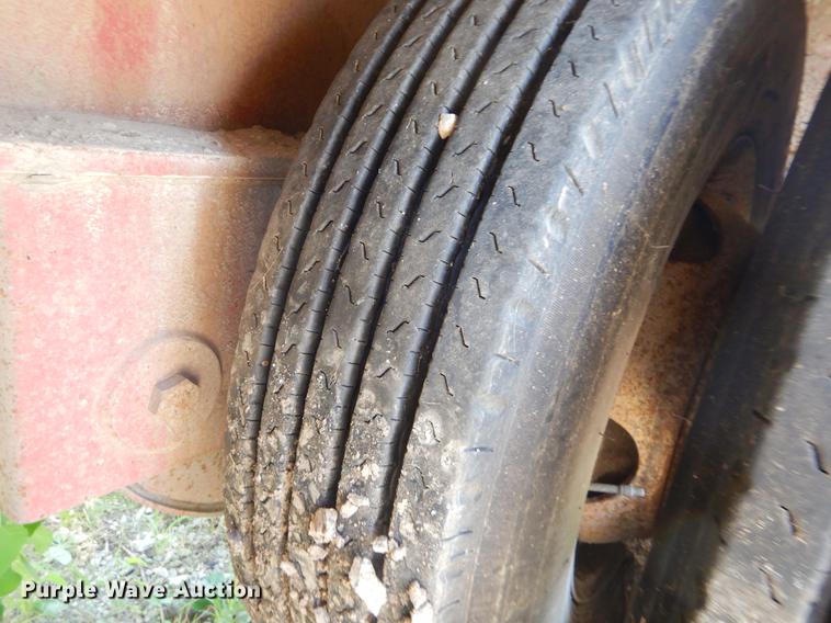 image for item EK9585 1994 Trail King TK120HDG-553 low boy equipment trailer