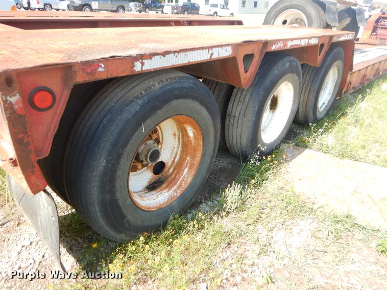 image for item EK9585 1994 Trail King TK120HDG-553 low boy equipment trailer