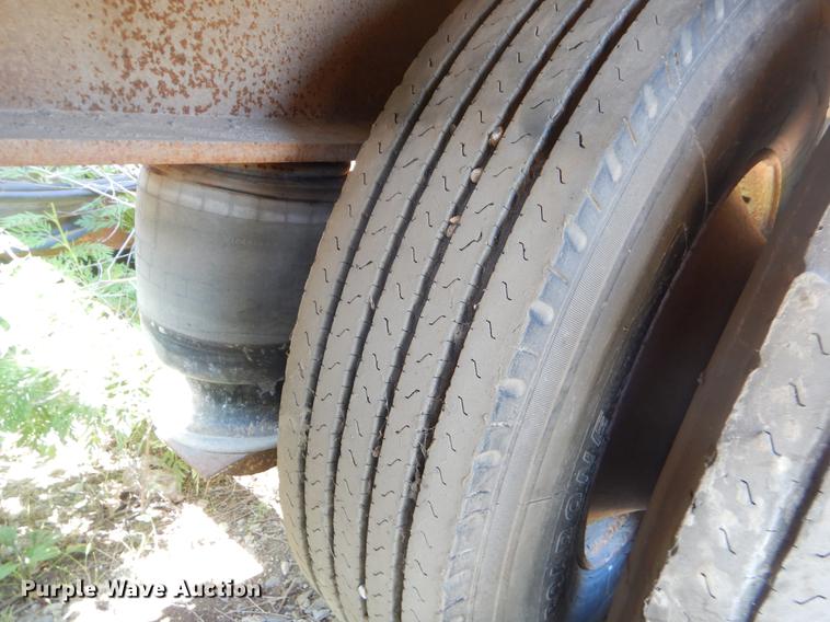 image for item EK9585 1994 Trail King TK120HDG-553 low boy equipment trailer