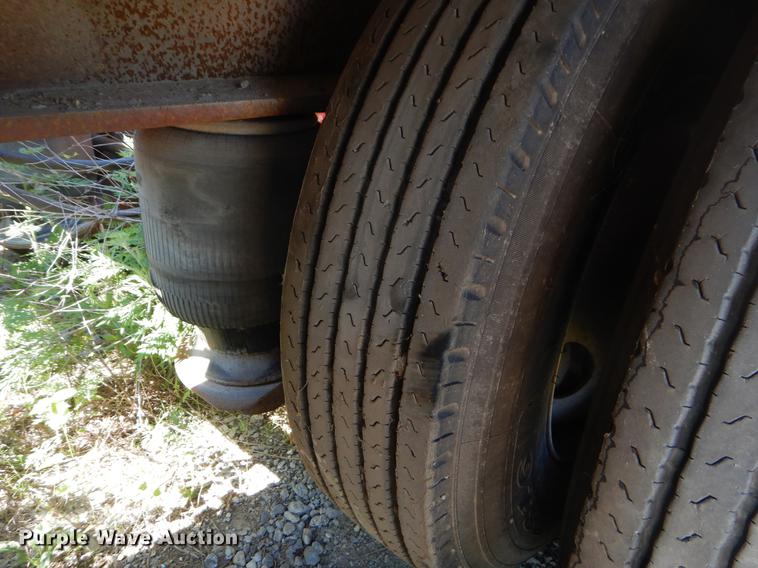 image for item EK9585 1994 Trail King TK120HDG-553 low boy equipment trailer