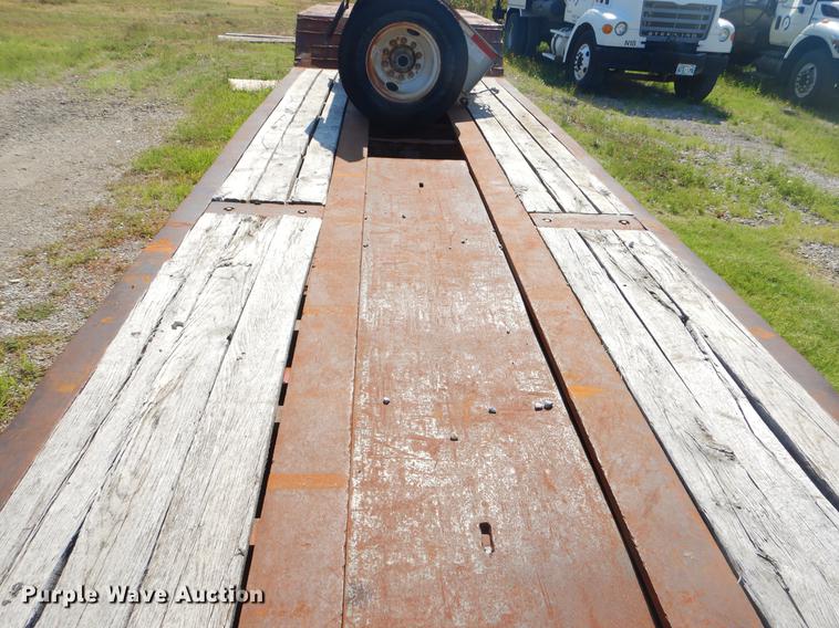 image for item EK9585 1994 Trail King TK120HDG-553 low boy equipment trailer