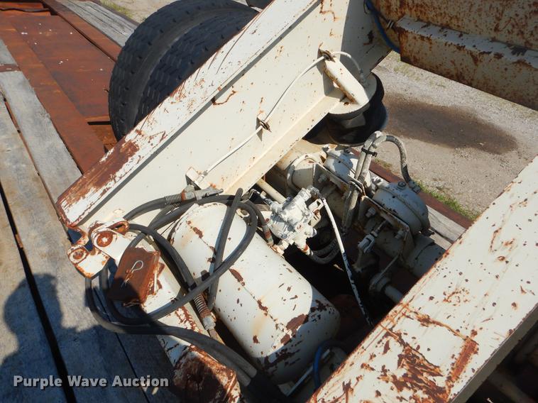 image for item EK9585 1994 Trail King TK120HDG-553 low boy equipment trailer