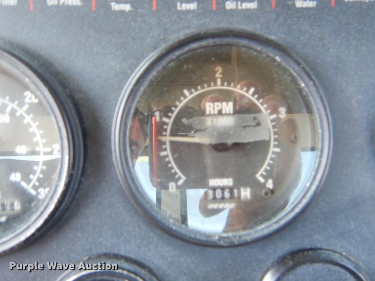 image for item EK9586 2005 Elgin Pelican S street sweeper