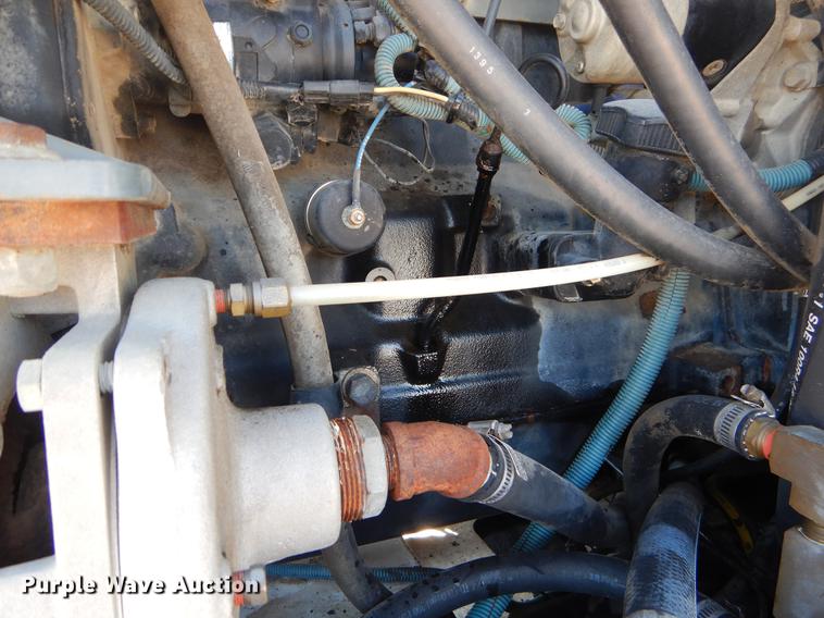 image for item EK9586 2005 Elgin Pelican S street sweeper