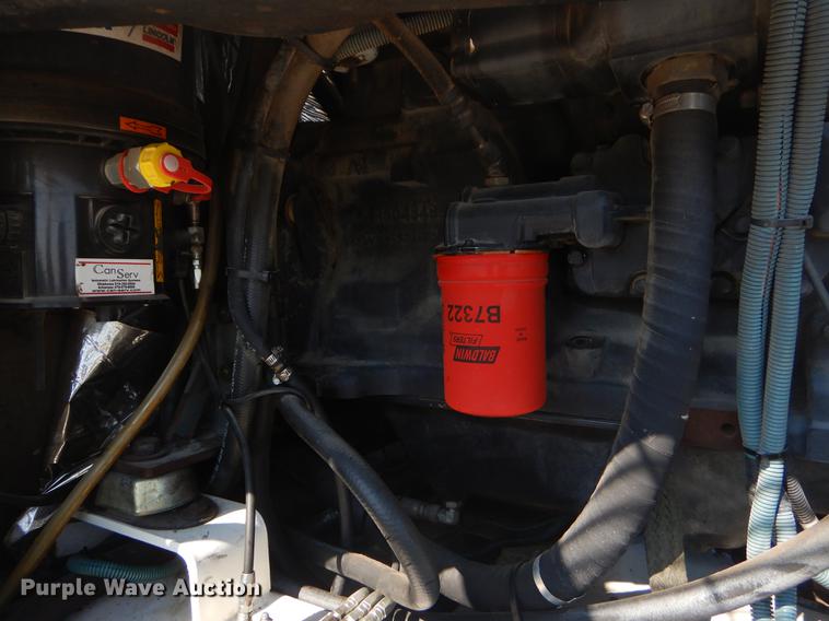 image for item EK9586 2005 Elgin Pelican S street sweeper