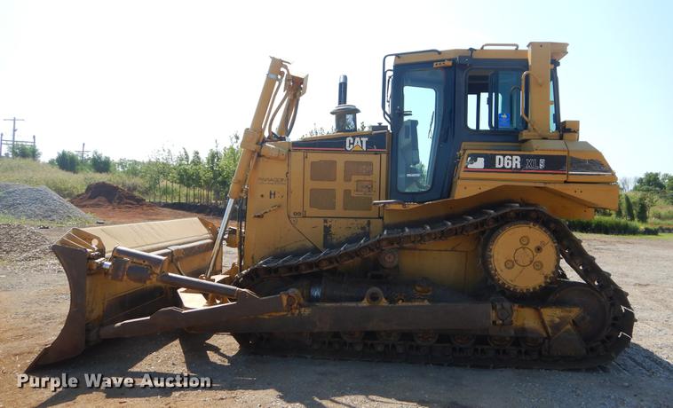 image for item EK9587 2004 Caterpillar D6R XL Series II dozer