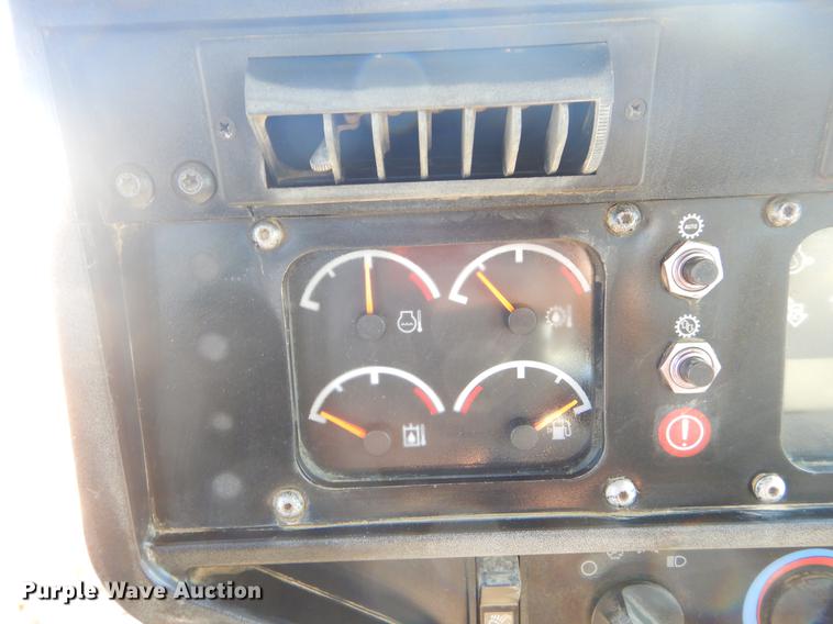 image for item EK9587 2004 Caterpillar D6R XL Series II dozer