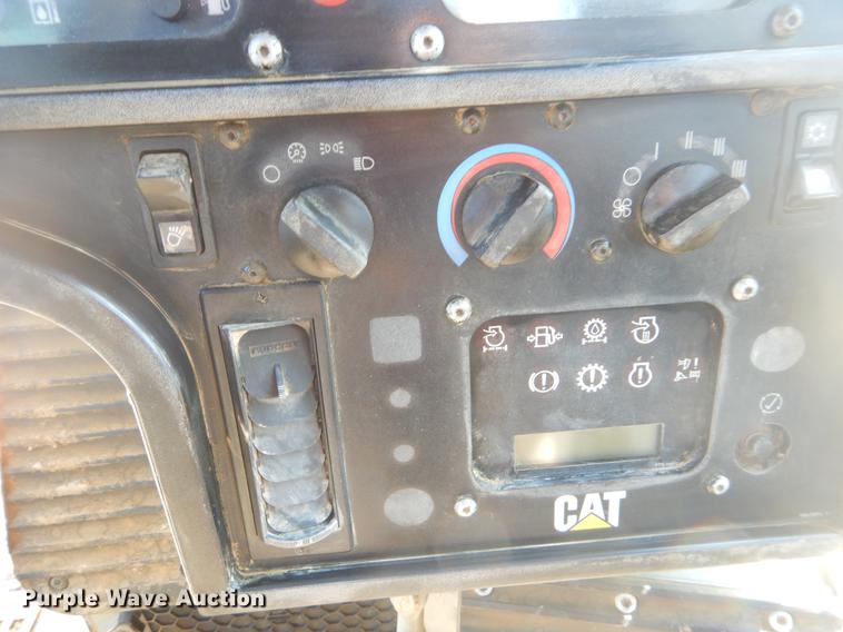 image for item EK9587 2004 Caterpillar D6R XL Series II dozer