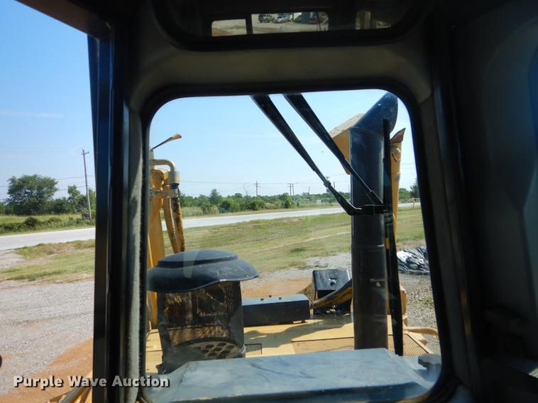 image for item EK9587 2004 Caterpillar D6R XL Series II dozer