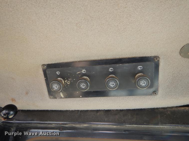 image for item EK9587 2004 Caterpillar D6R XL Series II dozer