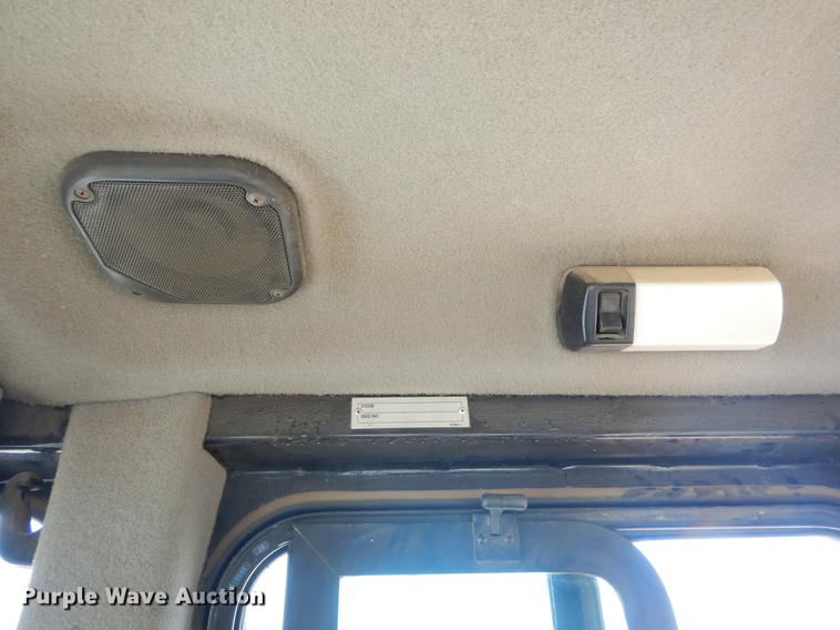 image for item EK9587 2004 Caterpillar D6R XL Series II dozer