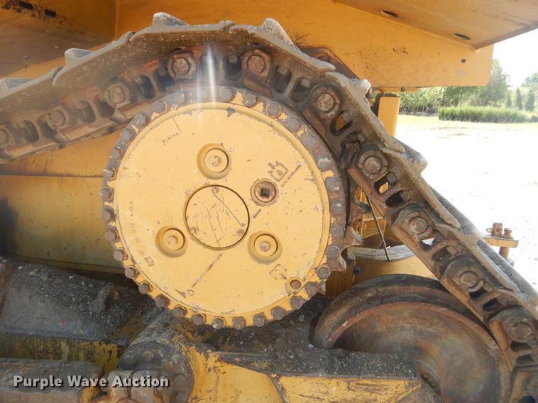 image for item EK9587 2004 Caterpillar D6R XL Series II dozer