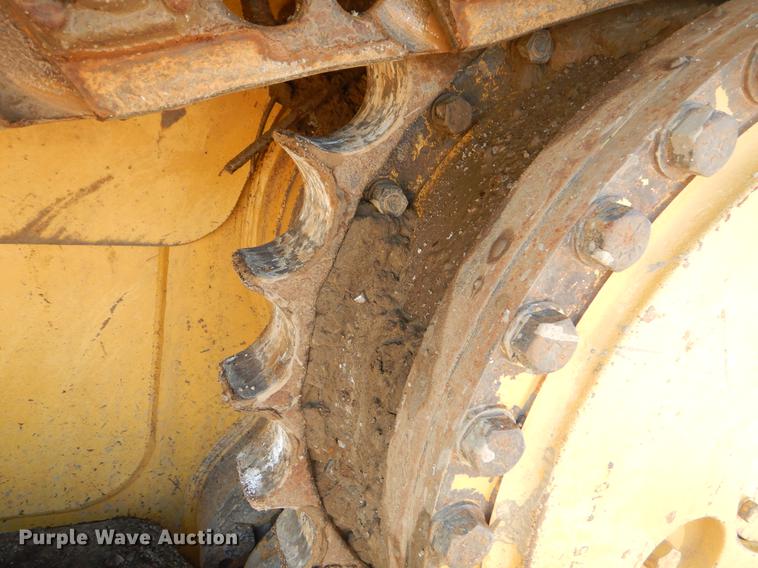 image for item EK9587 2004 Caterpillar D6R XL Series II dozer