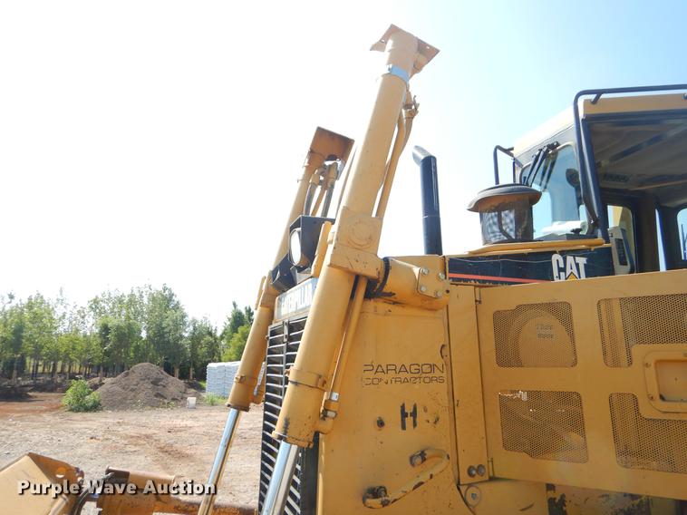 image for item EK9587 2004 Caterpillar D6R XL Series II dozer