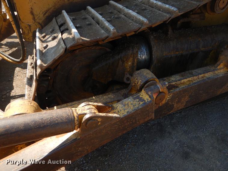 image for item EK9587 2004 Caterpillar D6R XL Series II dozer