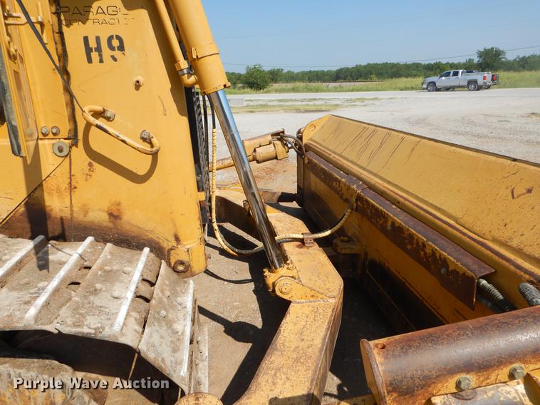 image for item EK9587 2004 Caterpillar D6R XL Series II dozer