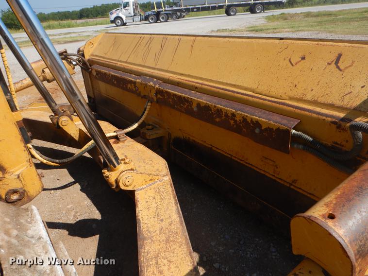 image for item EK9587 2004 Caterpillar D6R XL Series II dozer