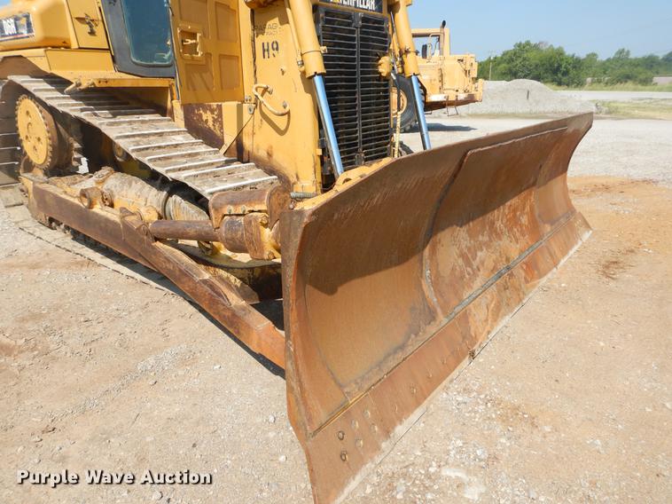 image for item EK9587 2004 Caterpillar D6R XL Series II dozer