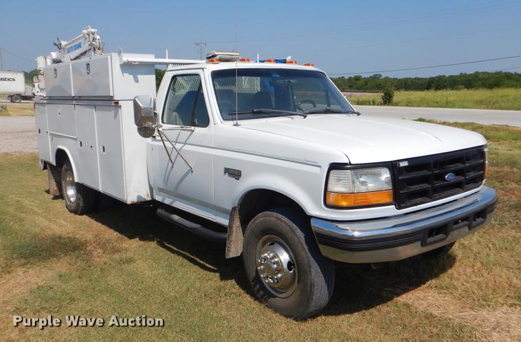 image for item EK9588 1997 Ford F450 Super Duty service truck with crane