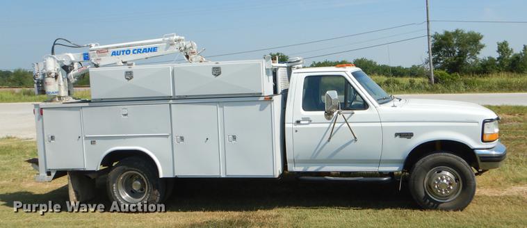 image for item EK9588 1997 Ford F450 Super Duty service truck with crane