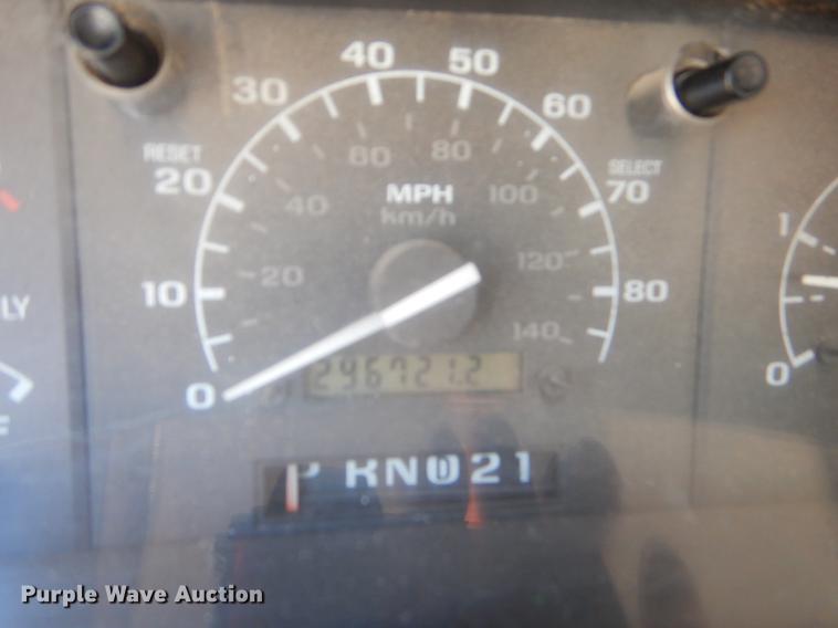 image for item EK9588 1997 Ford F450 Super Duty service truck with crane