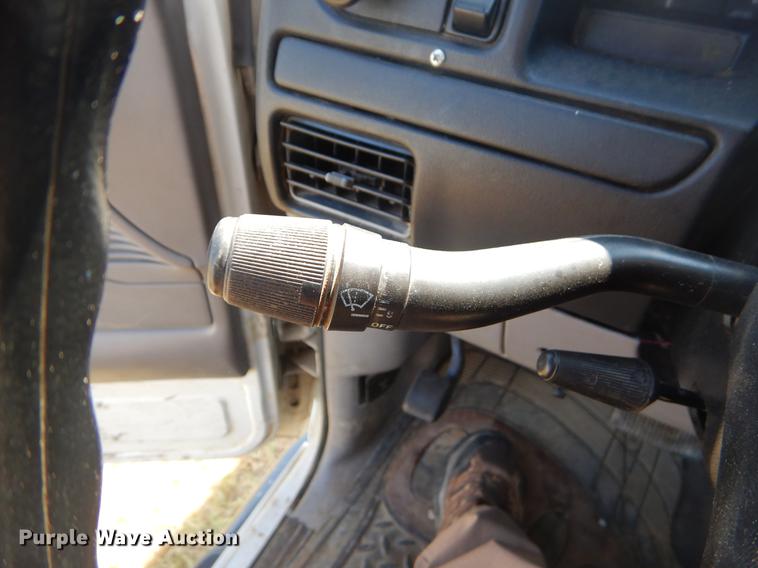 image for item EK9588 1997 Ford F450 Super Duty service truck with crane