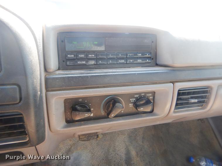 image for item EK9588 1997 Ford F450 Super Duty service truck with crane