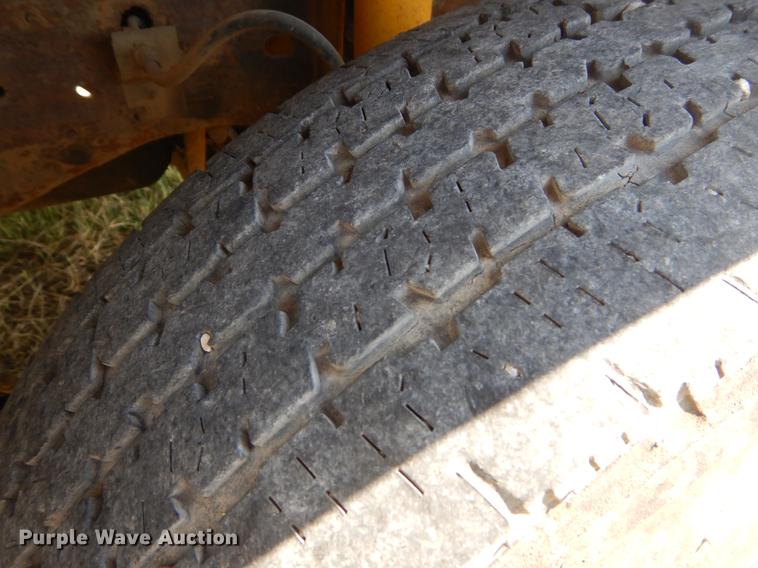 image for item EK9588 1997 Ford F450 Super Duty service truck with crane