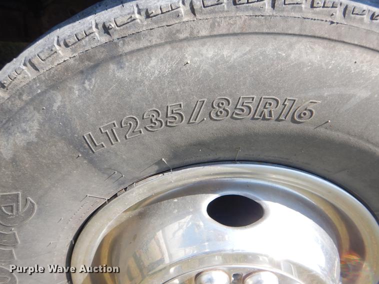 image for item EK9588 1997 Ford F450 Super Duty service truck with crane