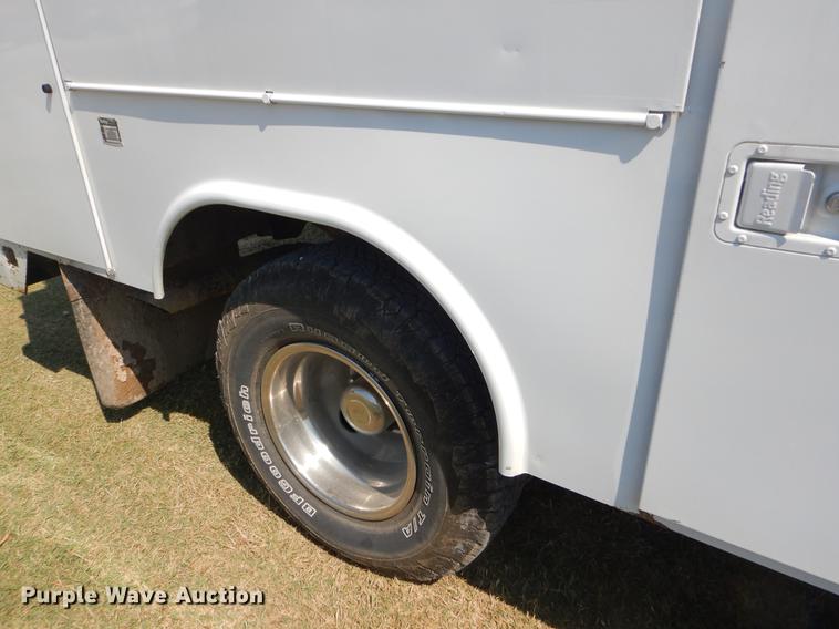 image for item EK9588 1997 Ford F450 Super Duty service truck with crane